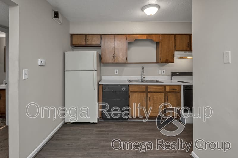 Bessemer Apartment: 425 Oakwood Ave