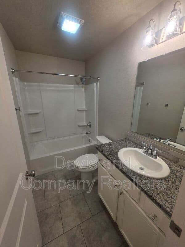 Midland House: 126 Pioneer Cir