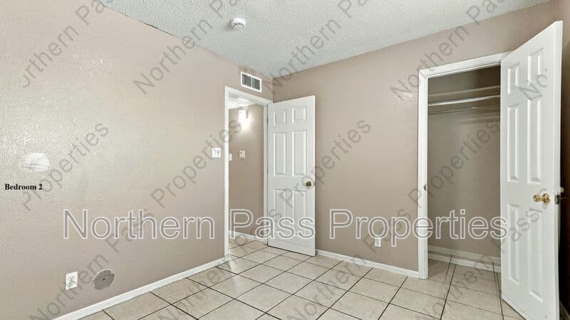 El Paso Condo: 216 S Schutz