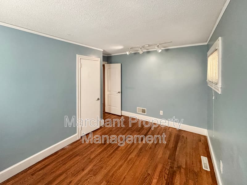 Greenville House: 20 Penrose Avenue
