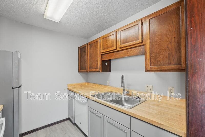 Pensacola House: 455 Stara Circle