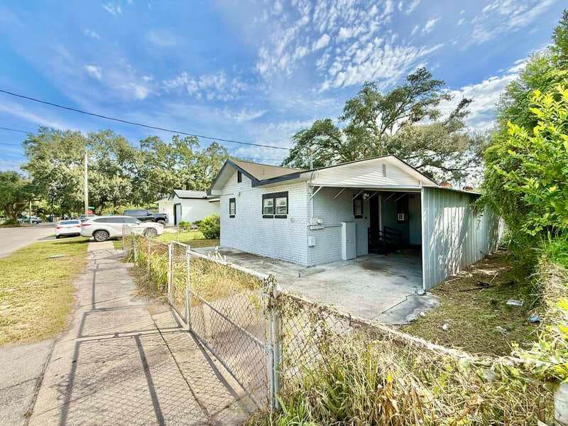 Tampa House: 8213 North Elmer Street