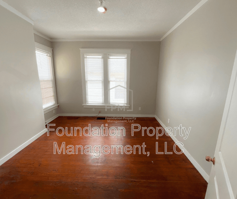 Memphis House: 701 East Alston Avenue