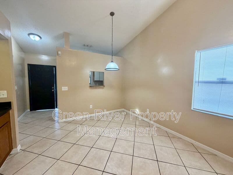 Jacksonville House: 5142 Ricker Road