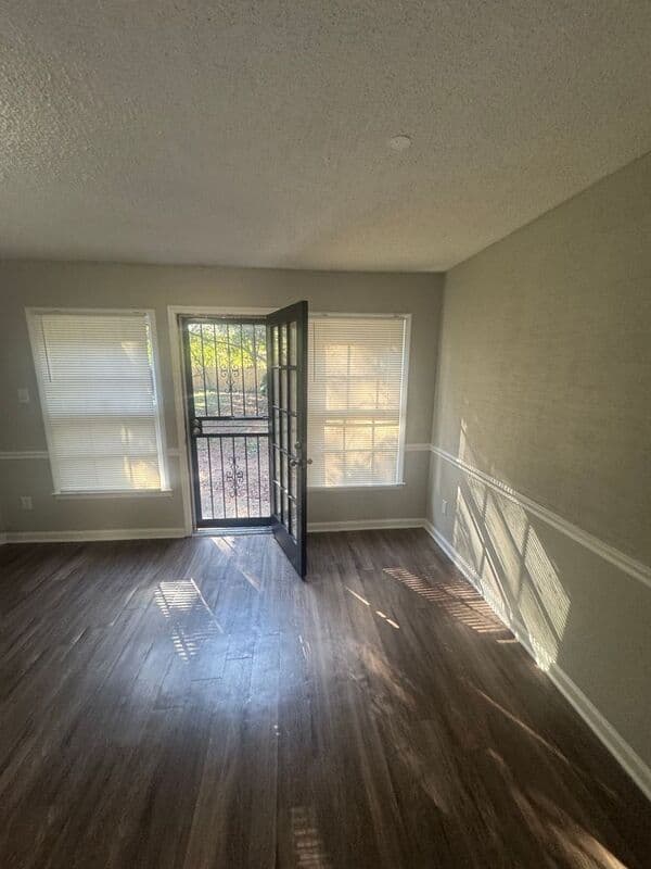 Memphis House: 6343 Kirby Downs Dr