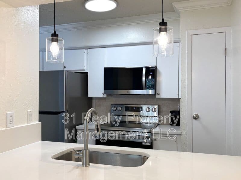 Dallas Condo: 4859 Cedar Springs Road