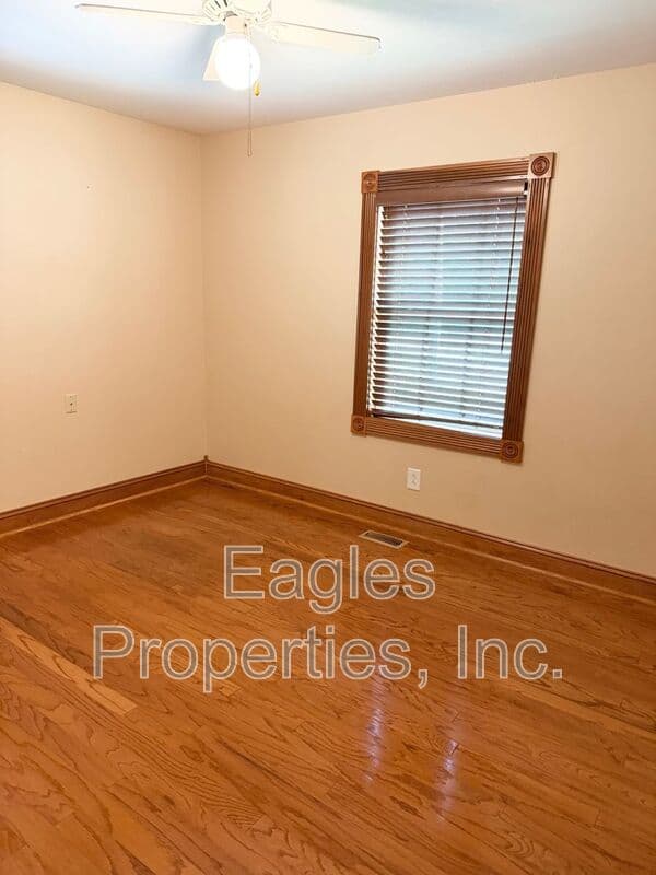 Dudley House: 1380 GENOA RD