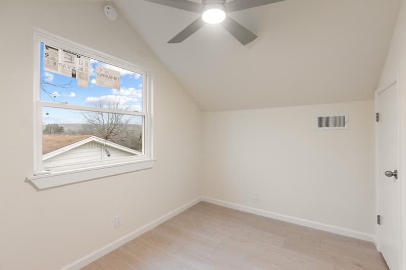 Burnet House: 400 North River Oaks Drive