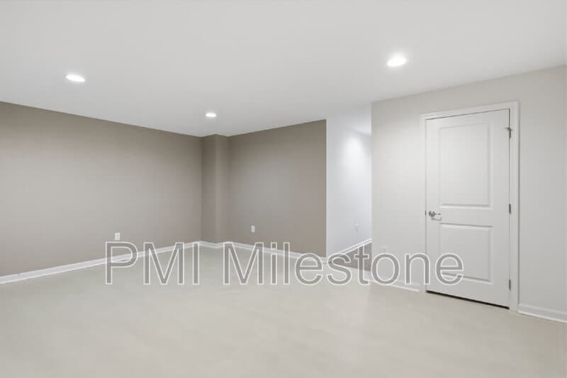 Falling Waters Townhome: 72 Norwood Dr