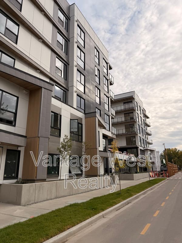 Kelowna Condo: 314-1280 Sutherland Ave