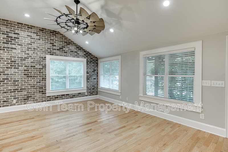 Lawrenceville House: 75 Cherry St