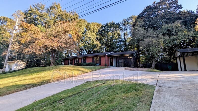 Smyrna House: 2042 Spring Rd SE