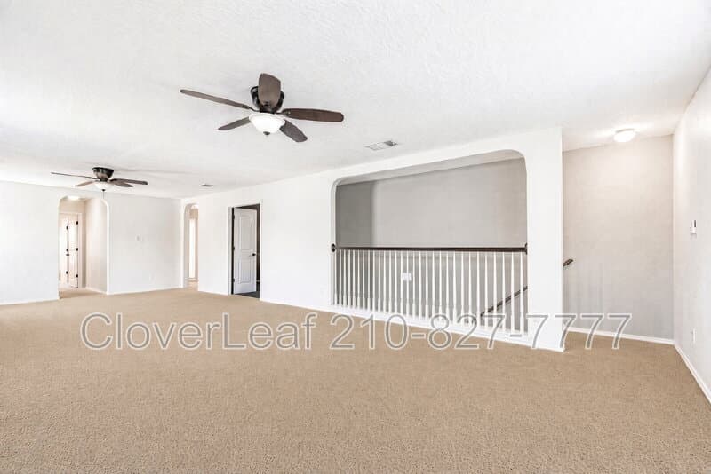 Schertz House: 764 Clearbrook Ave