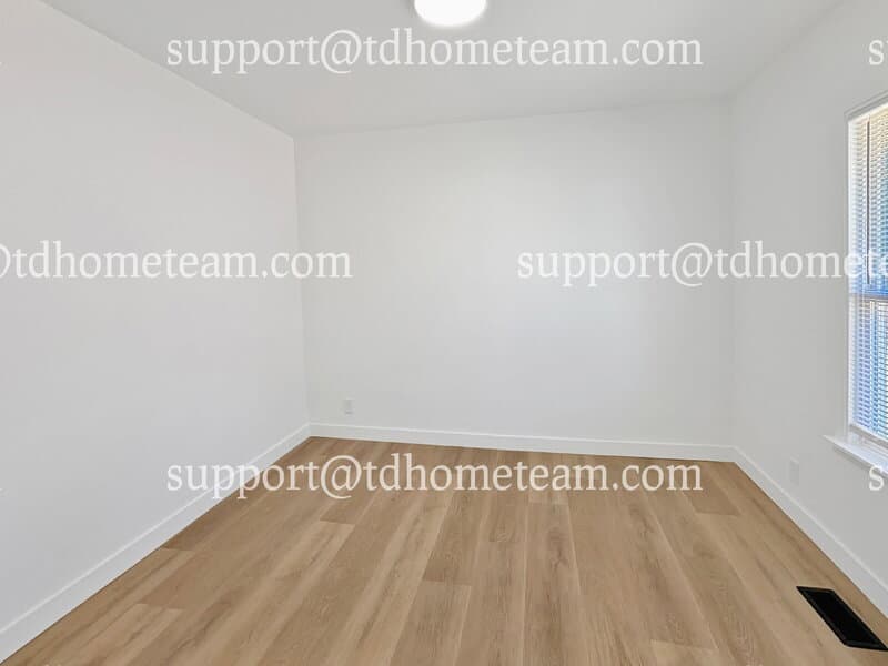 Kent House: 617 3rd Ave S
