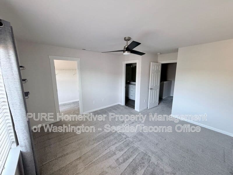 Lacey House: 5445 50th Loop SE