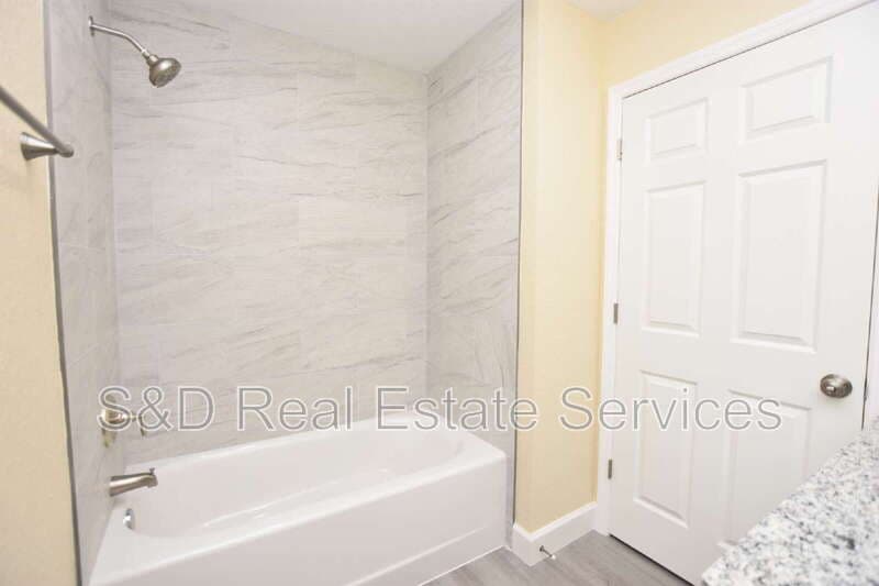 Lakeland Condo: 1111 Mercury Dr E