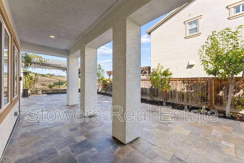 Danville House: 310 La Spezia