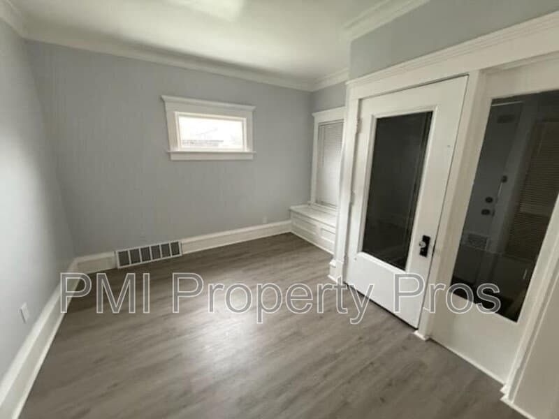 Milwaukee Condo: 3225 N 27th St