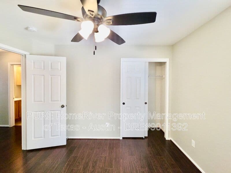 Round Rock House: 932 Monadale Trl