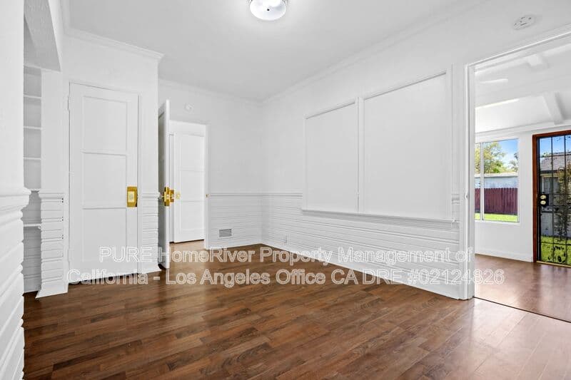 Los Angeles House: 1534 Hayworth Ave