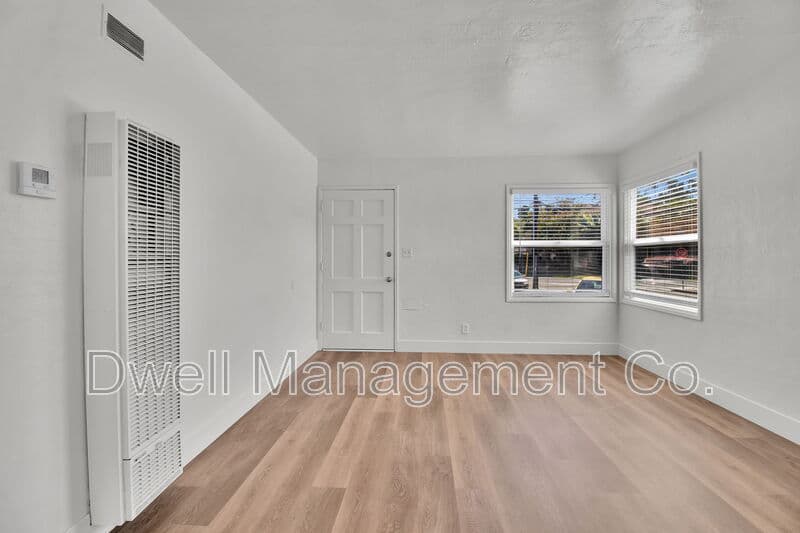 La Mesa Condo: 4913 Guava Ave
