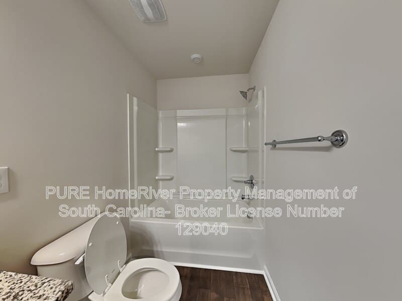 Elgin Townhome: 1054 Cornelia St