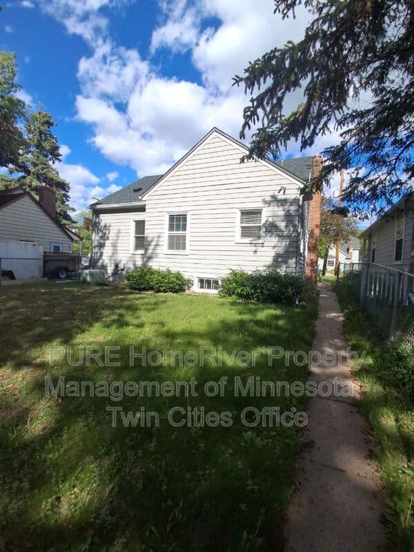 Saint Louis Park House: 2632 Toledo Avenue S