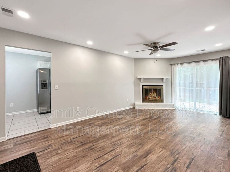 Summerville House: 203 Pebble Creek Road