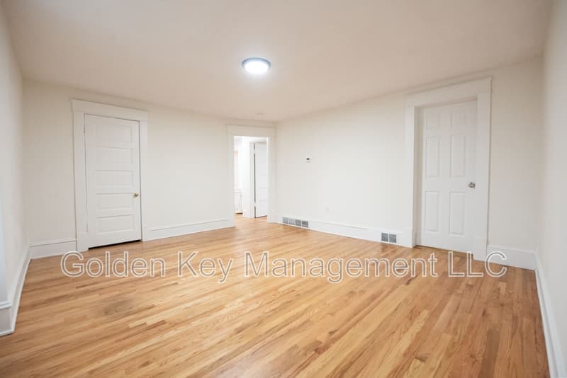 North Olmsted Condo: 5195 Dover Center Road - 2