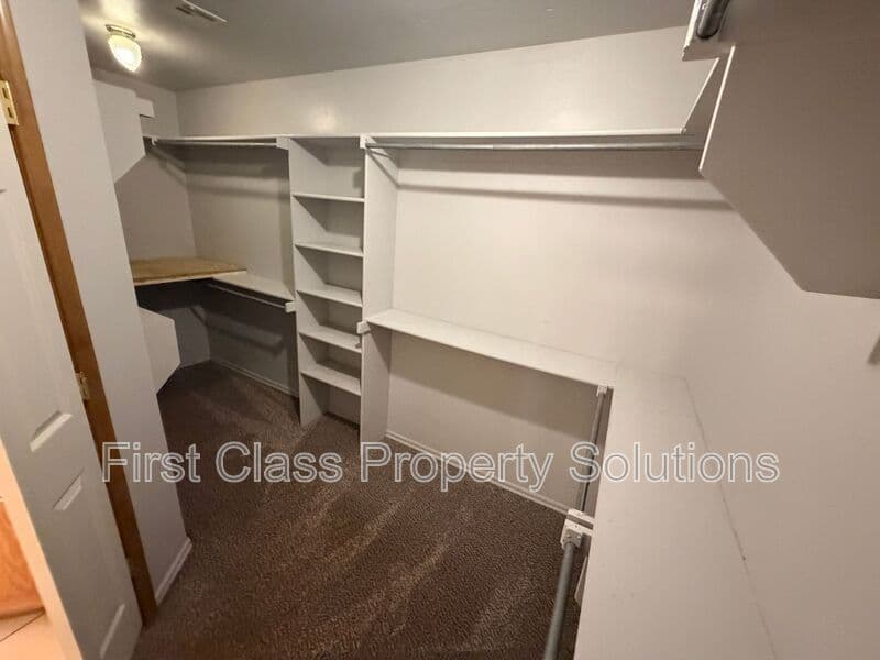 Yukon House: 12306 SW 13th St
