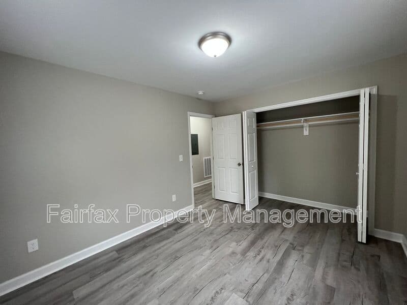 Durham House: 2307 Owen St.