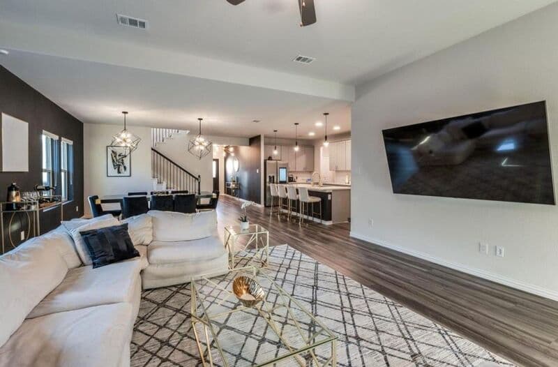 Princeton House: 633 Cedar Springs Dr