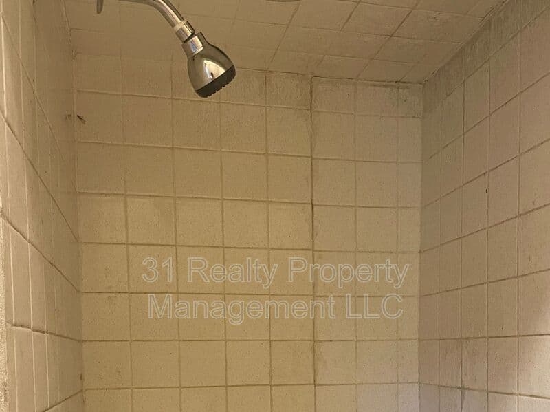Denison Condo: 2711 W Walker Street