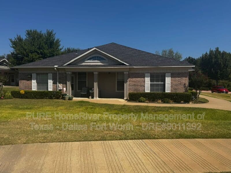 Grapevine Condo: 400 Glade Road