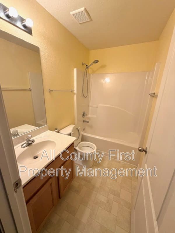 Lithonia House: 1368 Rogers Trce