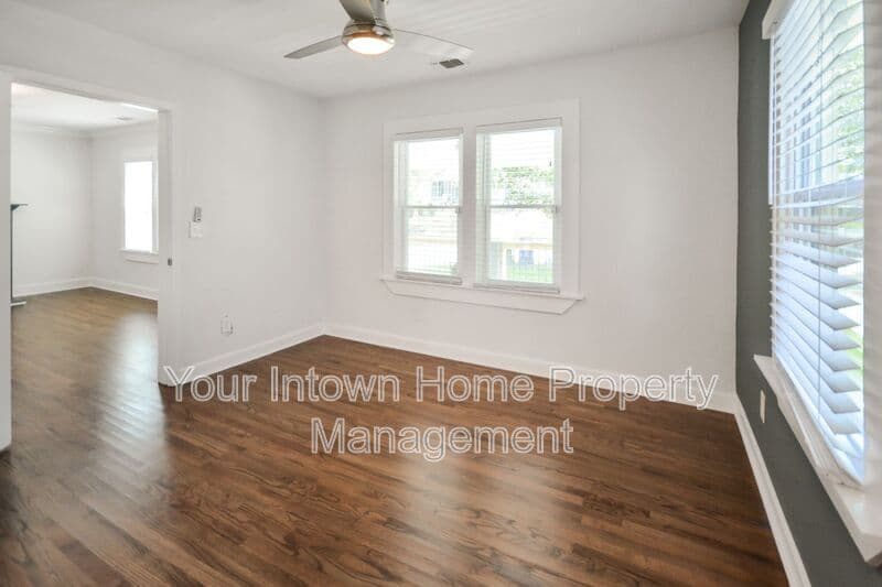 Atlanta House: 959 Dill Ave SW