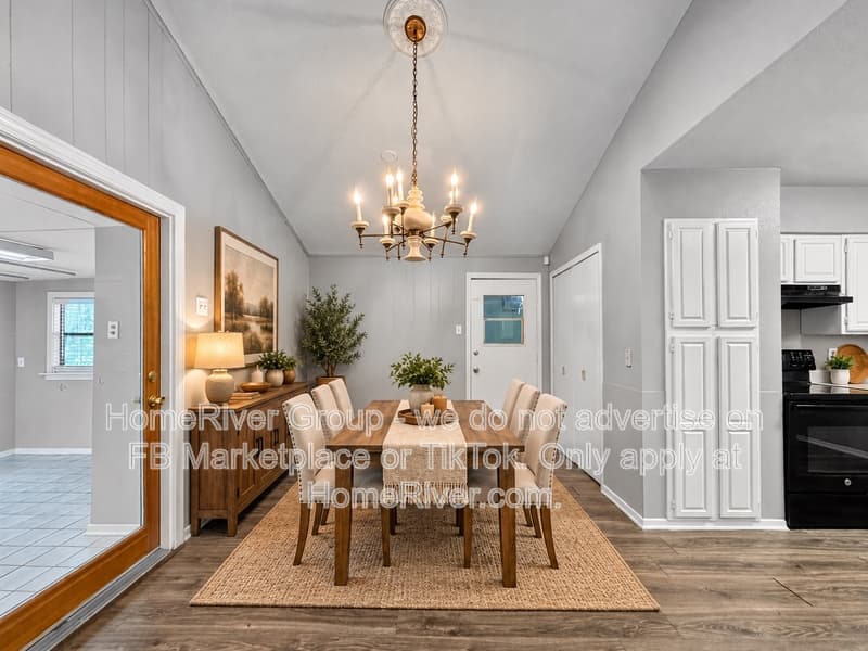 Richardson House: 1319 Wisteria Way