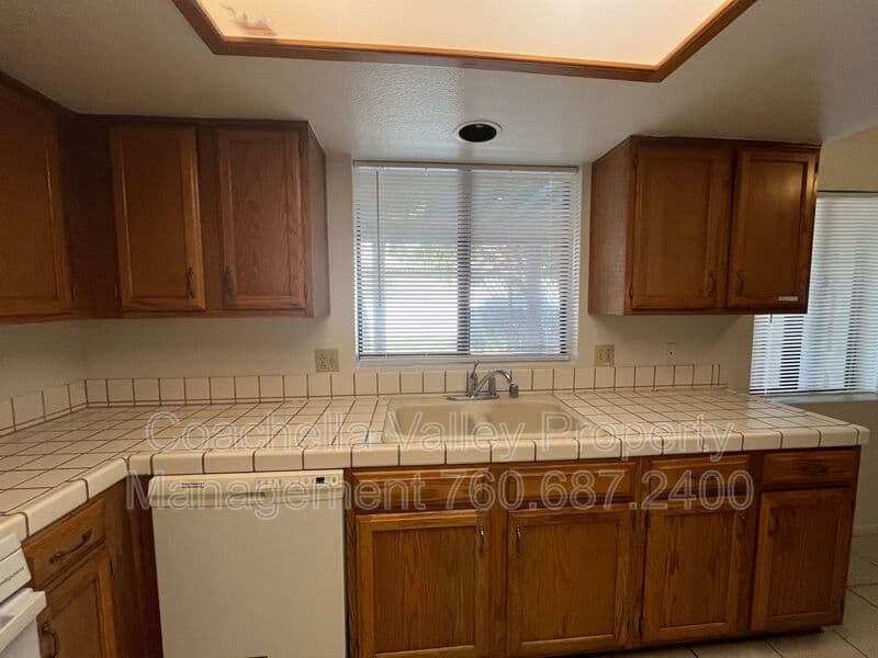 Cathedral City House: 28640 Landau Blvd