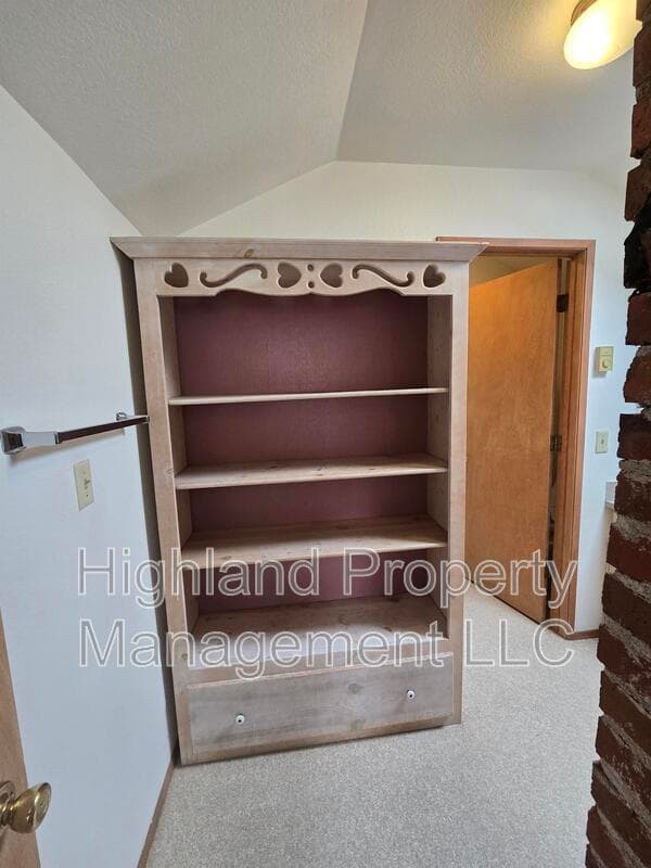 Pullman Condo: 322 W Main St.