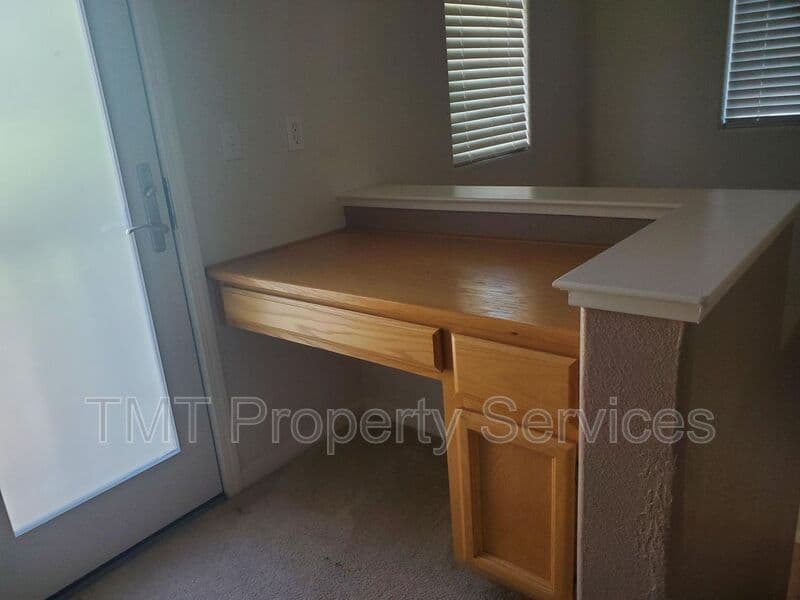 Elk Grove House: 8814 Wheelton Rd