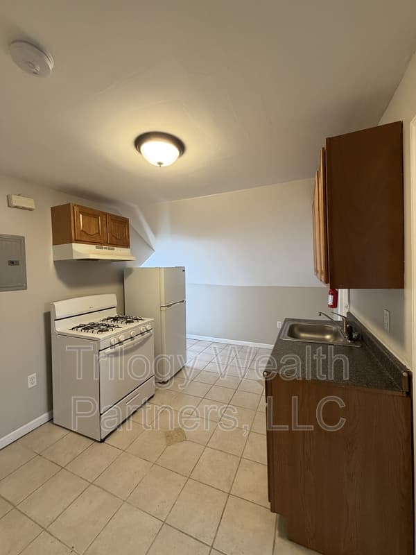 Paterson Condo: 49 Haledon Avenue Apt. 3