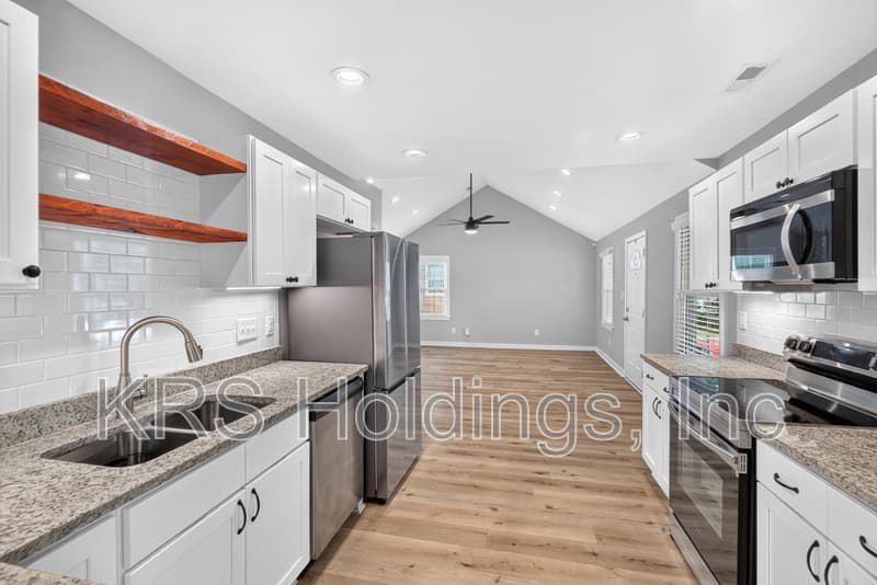 Durham House: 1507 Robinhood Road