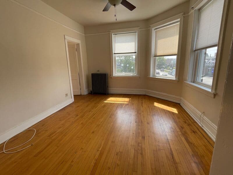 Chicago House: 4424 W. Armitage 2W