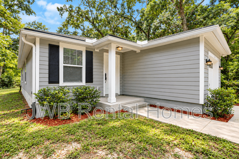 Jacksonville House: 5942 Dunmire Ave