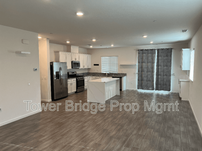 Rancho Cordova House: 12722 Montbrook Way