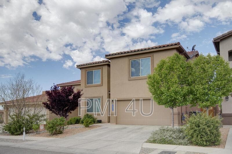 Albuquerque House: 2035 Ferndale DR SE