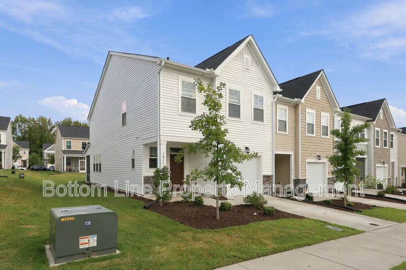 Durham Townhome: 5811 Woodlawn Dr