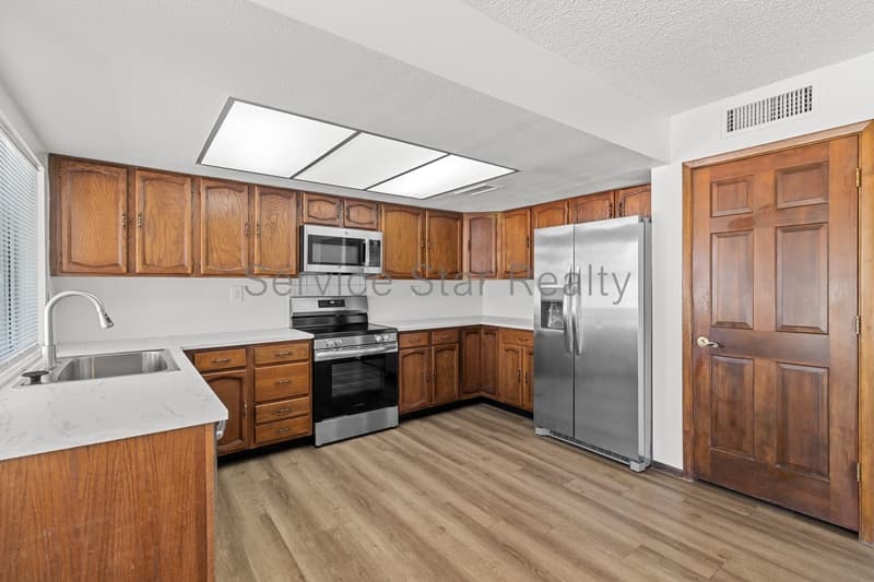 Glendale House: 6142 W Sierra St