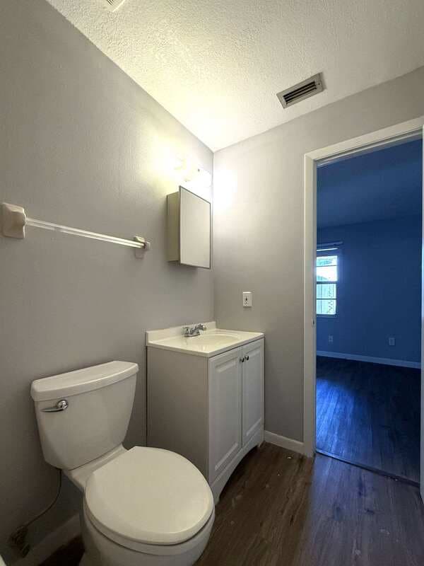 Brandon Condo: 3202 Bloomingdale Villas Court -3202