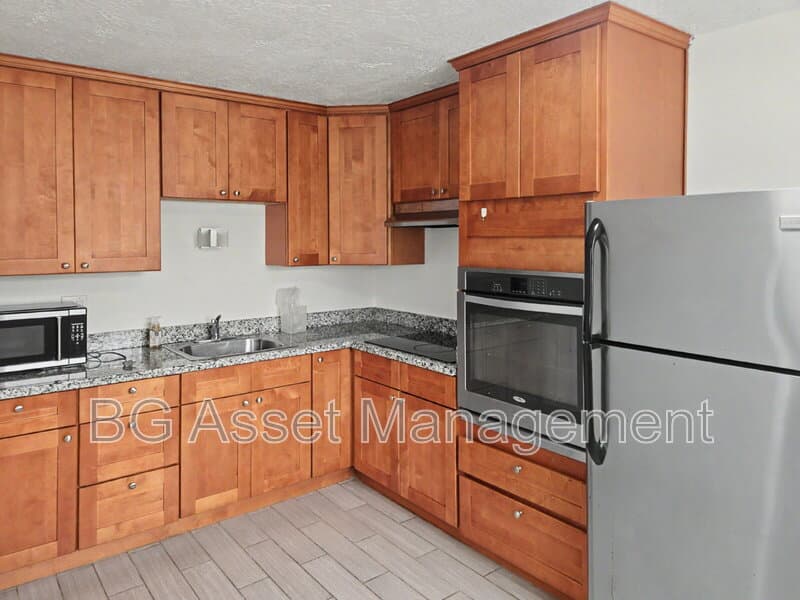 Richmond Condo: 1448 Merced St